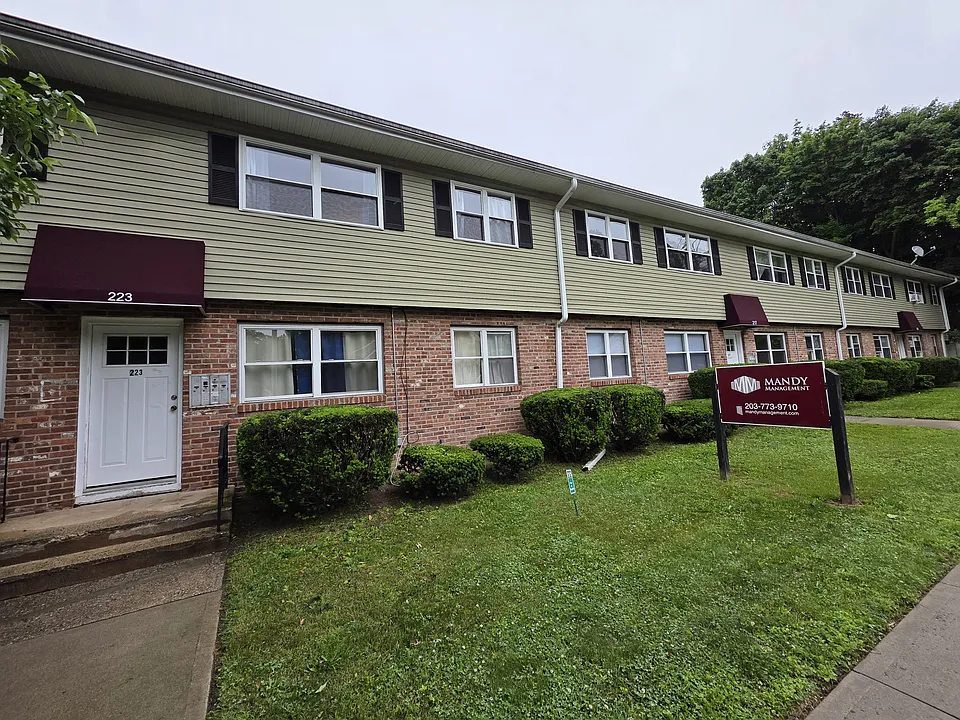 223 Fairfield St #2