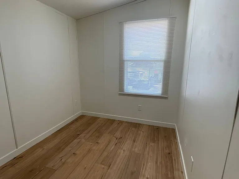 333 N Meldrum St #3 — Photo 8