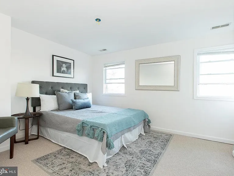 1136 Oneil St — Photo 15