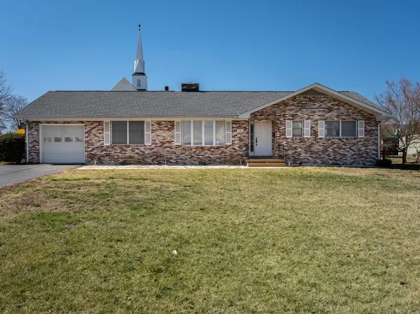 101 Hill Ave, Elkton, VA 22827