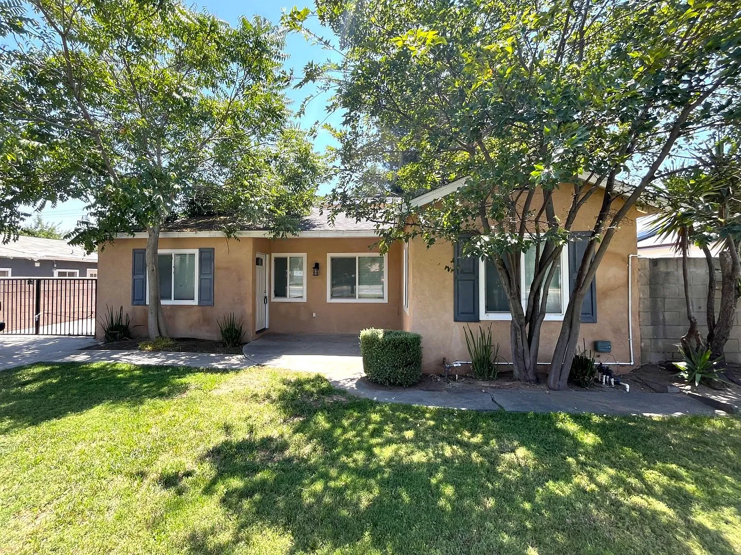 RV T 1629 (Front home) — Photo 1
