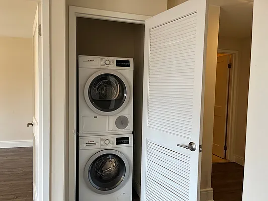 Rented by Stonehenge NYC LLC | media 6