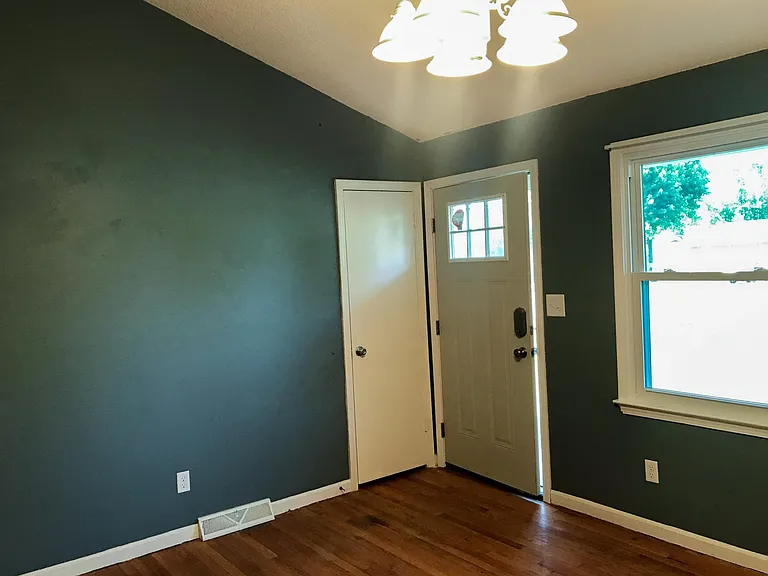 1257 Shannon Way — Photo 3