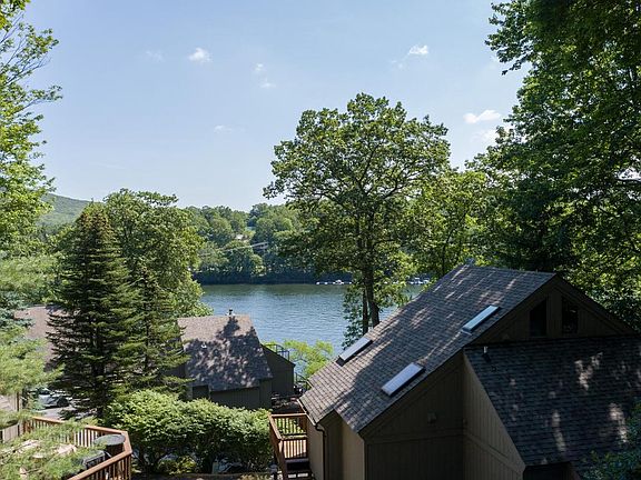 2nd image of 130 Timberloft Cir Unit 14