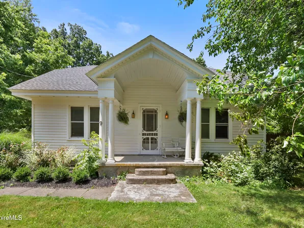 7-9 Old Ln, Hudson, NY 12534