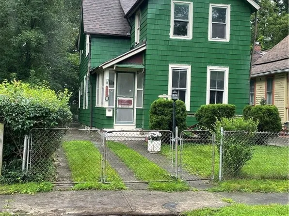 8104 Lucia Ave, Cleveland, OH 44104