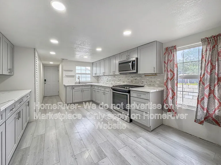 2785 32nd Ave — Photo 4