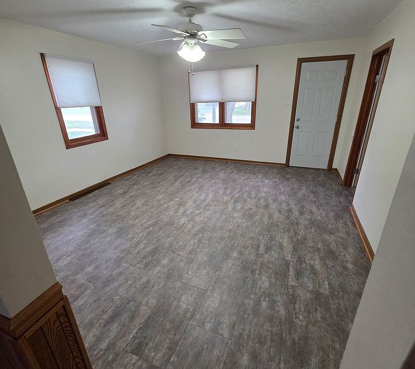 1st image of 901 S 5th St
