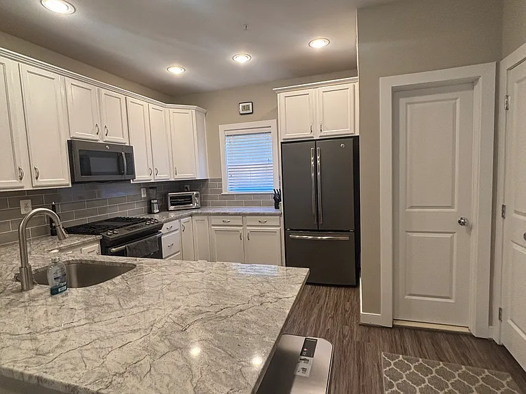 2302 Cobble Hill Ter — Photo 15