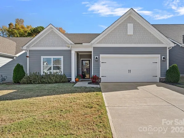 5149 Helmsworth Dr, Waxhaw, NC 28173