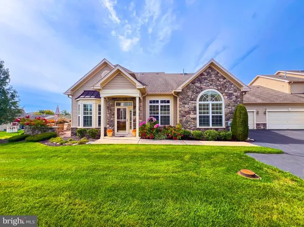 128 Thornhill Ln, Newtown, PA 18940