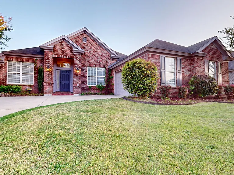 10533 Duncannon Trl — Photo 2