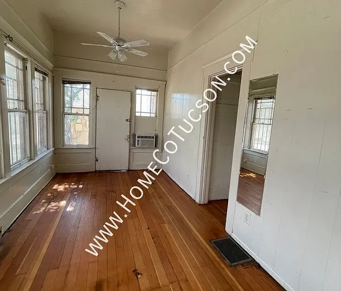 222 E 4th St — Photo 13