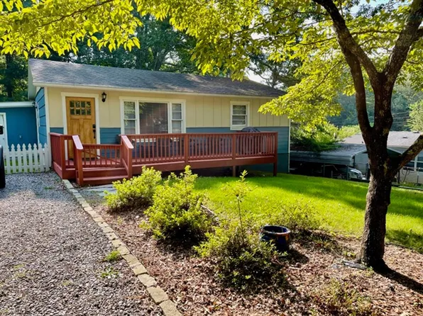200 S Oconeechee Ave, Black Mountain, NC 28711