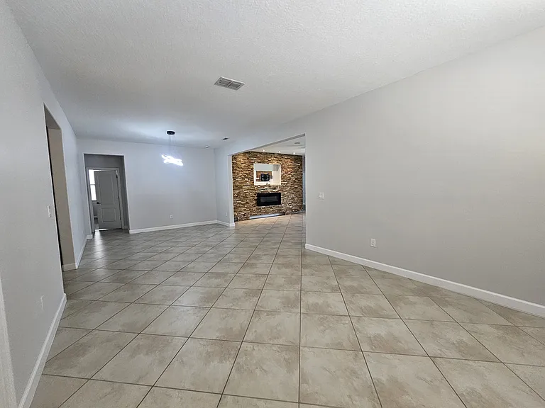 2718 Atherton Dr — Photo 9