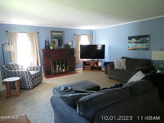 3rd image of 303 Franklin St
