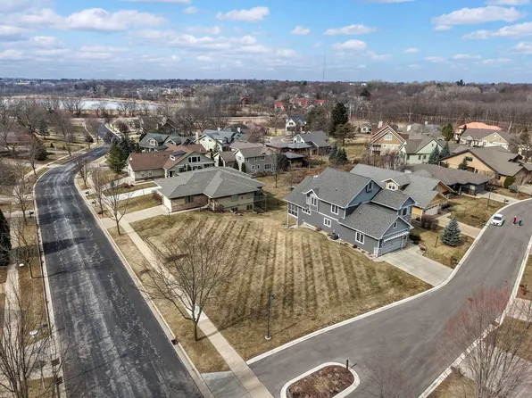 11 Arboredge Way, Fitchburg, WI 53711