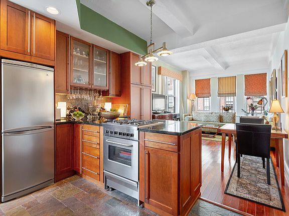 2nd image of 126 W 73rd St APT 8C