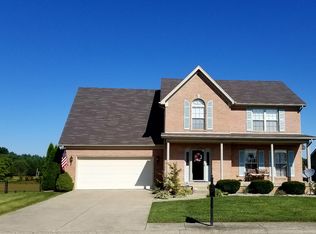 1618 Sterling Oaks Dr, Sellersburg, IN 47172