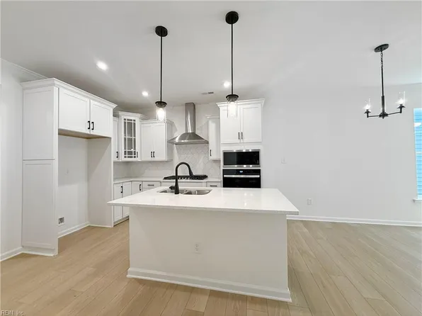 1535 Waltham Ln, Newport News, VA 23608