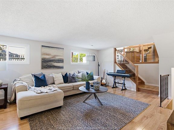 5th image of 1085 Watson Ave