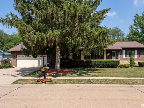 411 Richmond Hill Dr, Geneseo, IL 61254