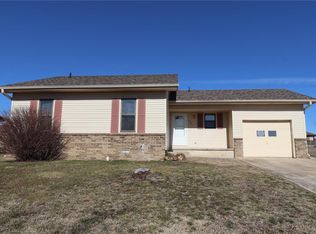 1121 Fowler Rd, Lebanon, MO 65536