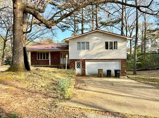 1304 Lake Dr, Fulton, MS 38843