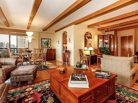 Sold by Sotheby's International Realty | media 30