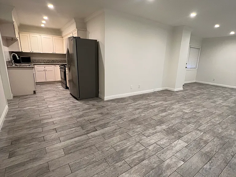 829 N San Vicente Blvd #9 — Photo 2