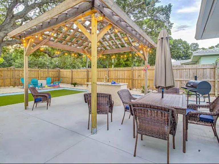 5151 Duhme Rd — Photo 4