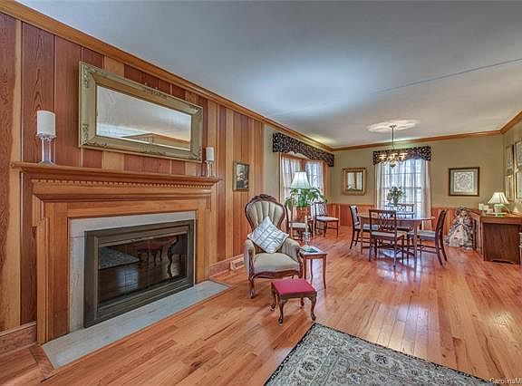 5th image of 2650 Armstrong Cir