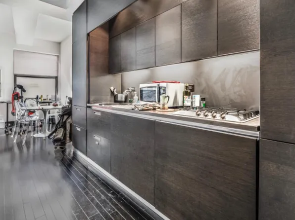 20 Pine Street image 7 of 9