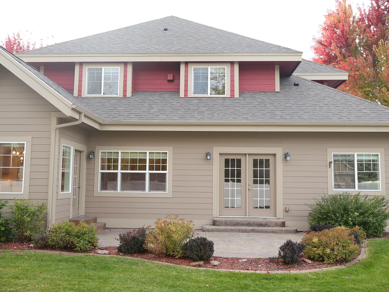 5 bed, 2917 sqft, $4,000 — Photo 2