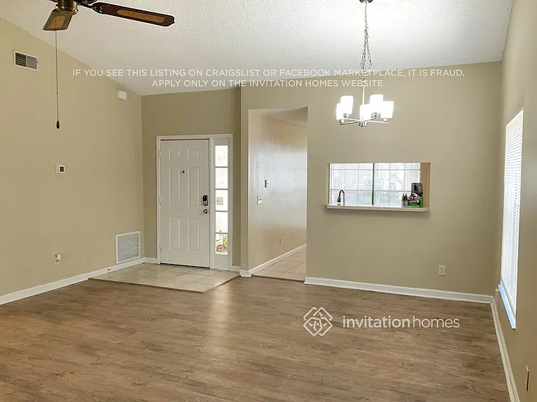 1070 Gwyn Cir — Photo 2