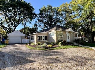 6735 Cooley Lake Rd, West Bloomfield, MI 48324