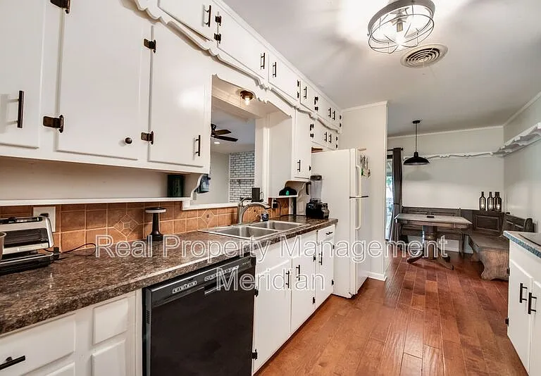 5700 Wessex Ave — Photo 18