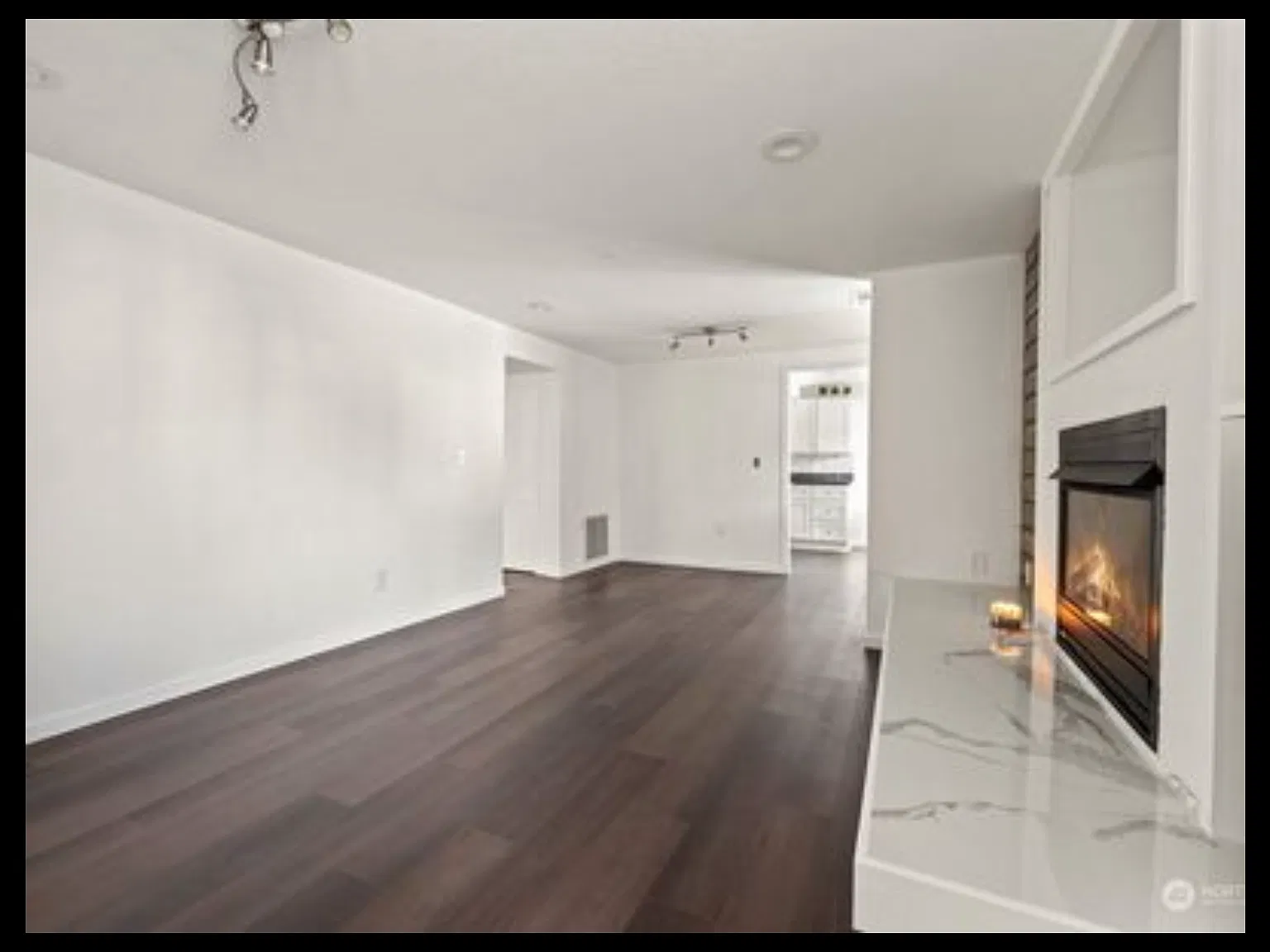 2 bed, 1050 sqft, $2,710 — Photo 4