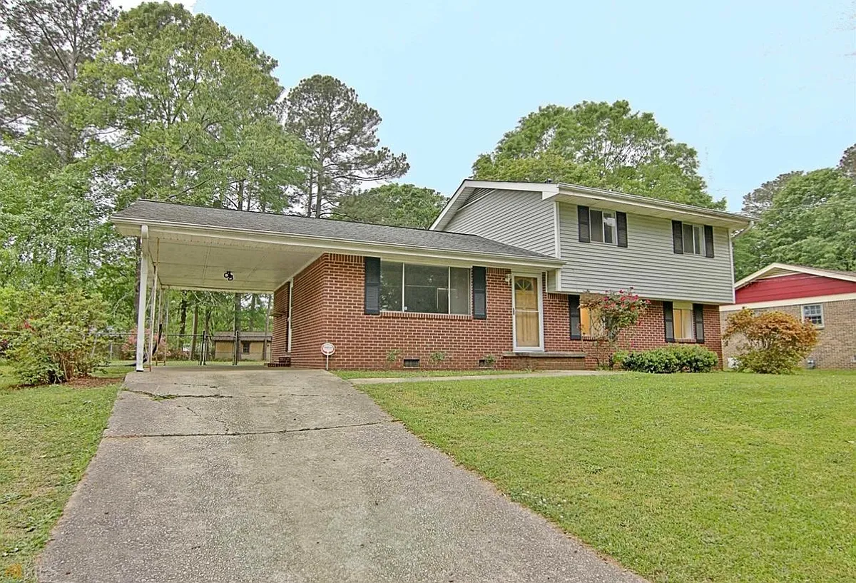 Building Photo - 745 Anderson Dr