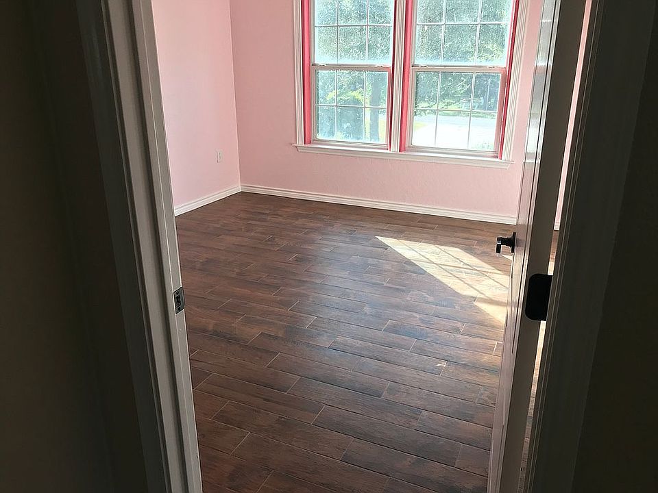1st image of 5200 Pair St