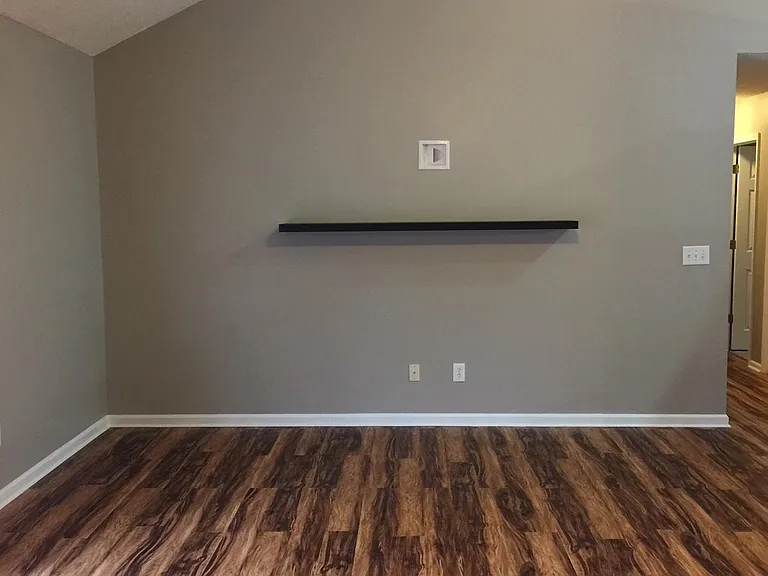 605 Habersham Ln — Photo 8
