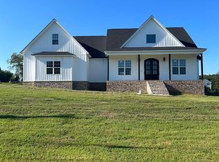 2182 Old Memphis Rd, Tuscumbia, AL 35674