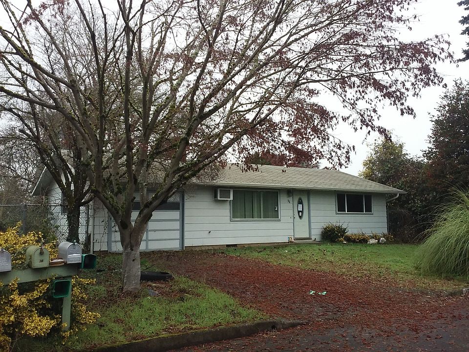 2nd image of 36 Heritage Ave