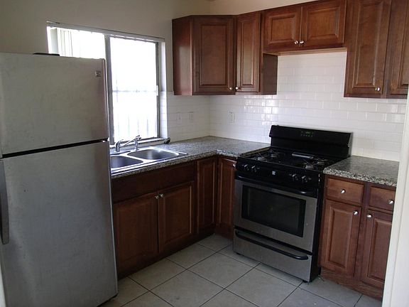4th image of 4134 W 22nd Pl