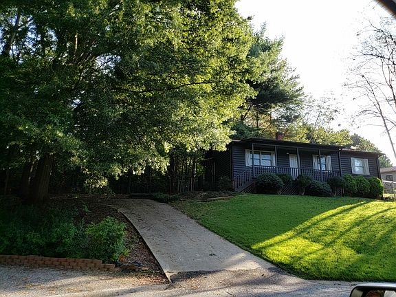 Exterior Repainted in 2019.