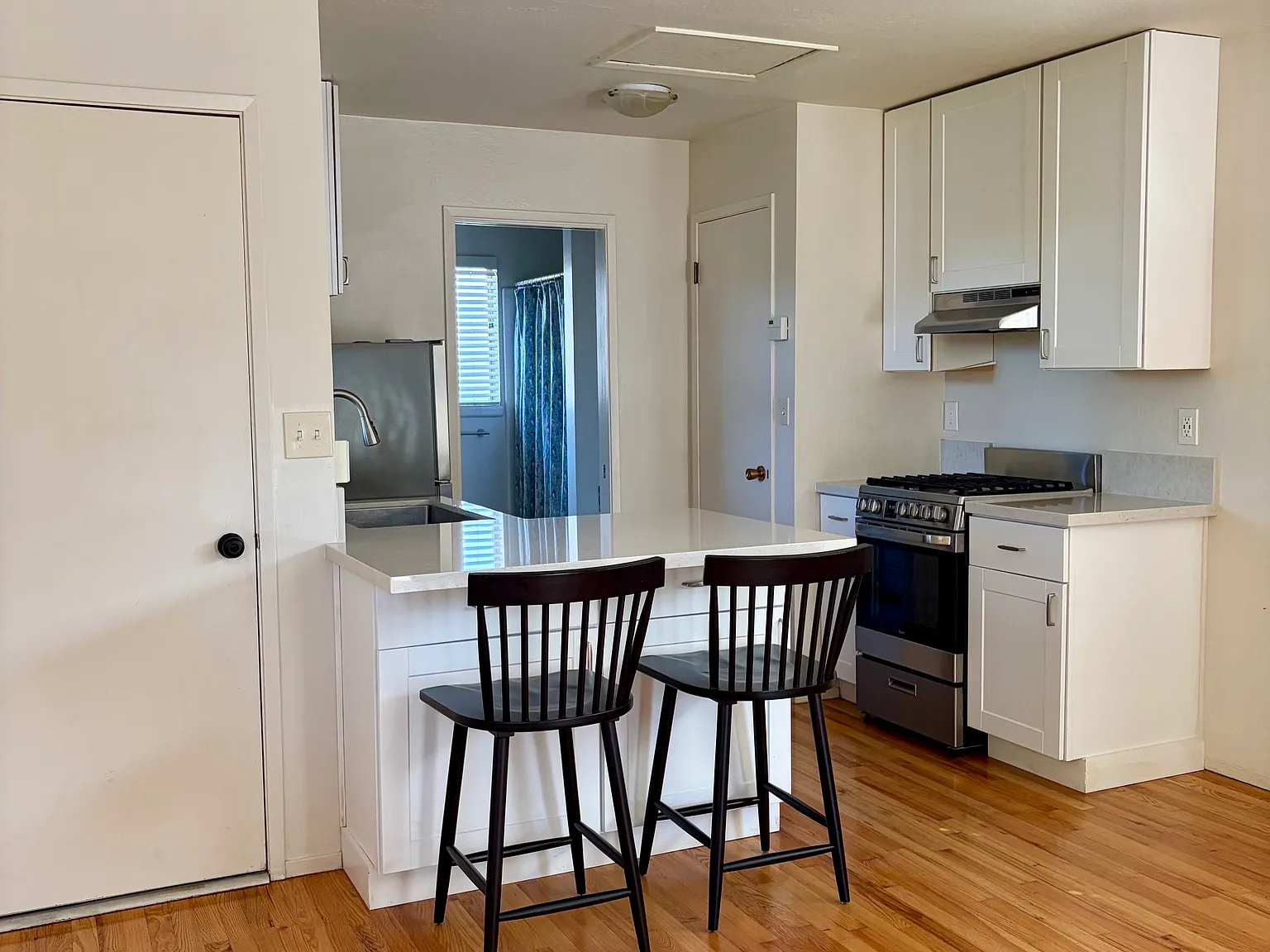 Studio, 500 sqft, $2,550 — Photo 3