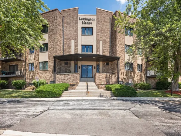 7100 W 95th St APT 110, Oak Lawn, IL 60453