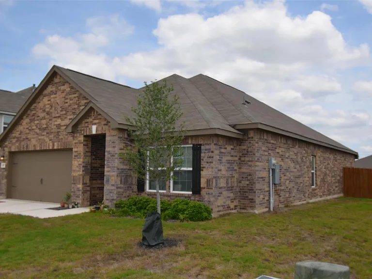 1187 Amy Dr — Photo 4