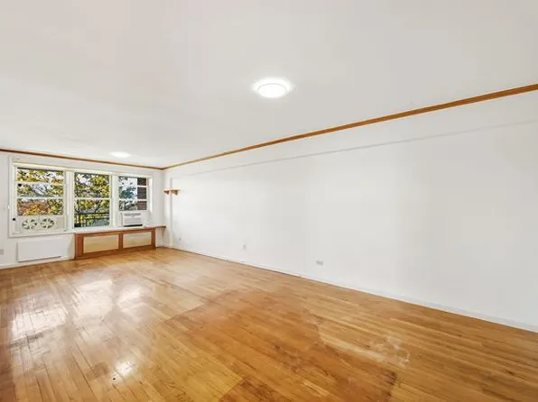 34-25 150th Place image 2 of 17