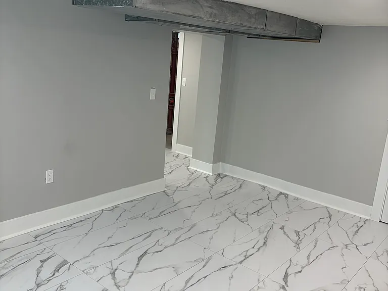 1324 S 51st Ave — Photo 11